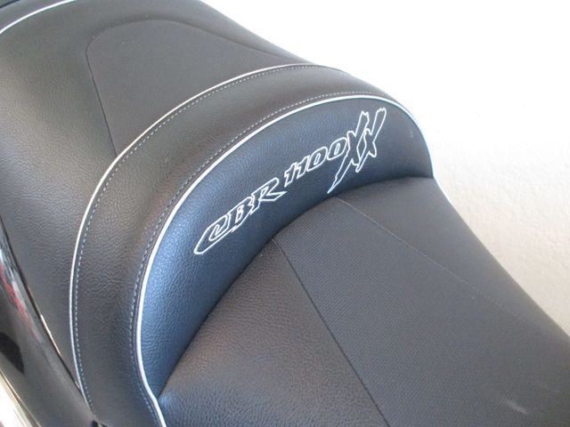 honda - cbr-1100--xx-super-blackbird