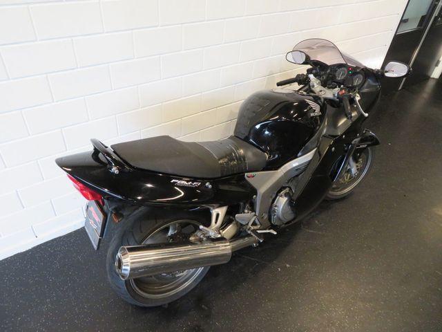 honda - cbr-1100--xx-super-blackbird