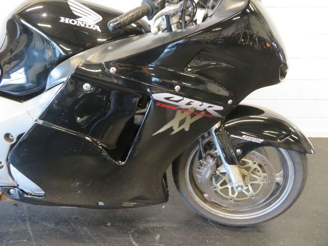honda - cbr-1100--xx-super-blackbird