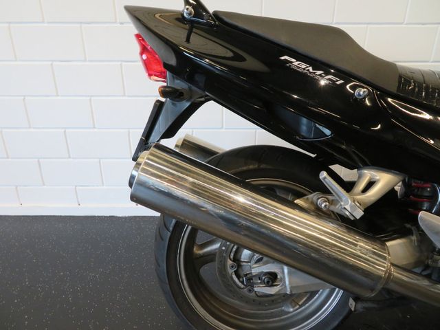 honda - cbr-1100--xx-super-blackbird