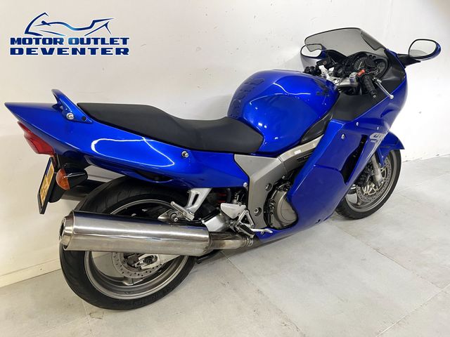honda - cbr-1100--xx-super-blackbird