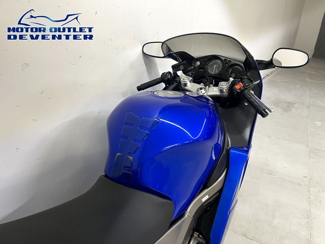 honda - cbr-1100--xx-super-blackbird
