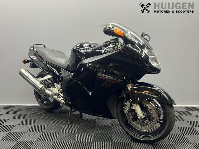 honda - cbr-1100--xx-super-blackbird