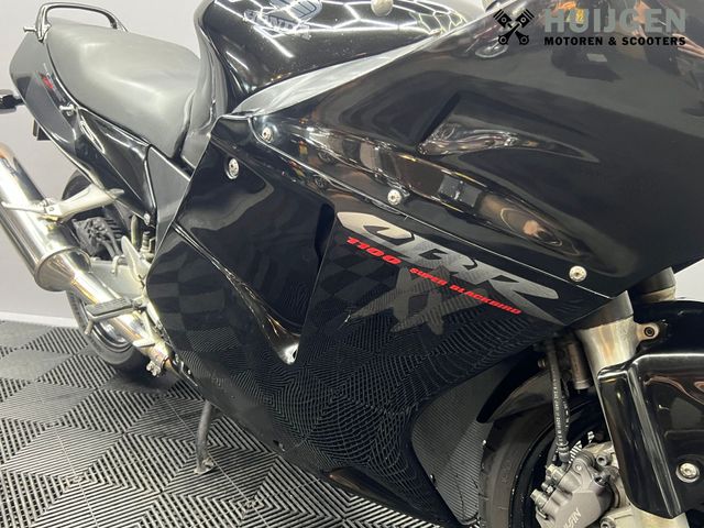 honda - cbr-1100--xx-super-blackbird