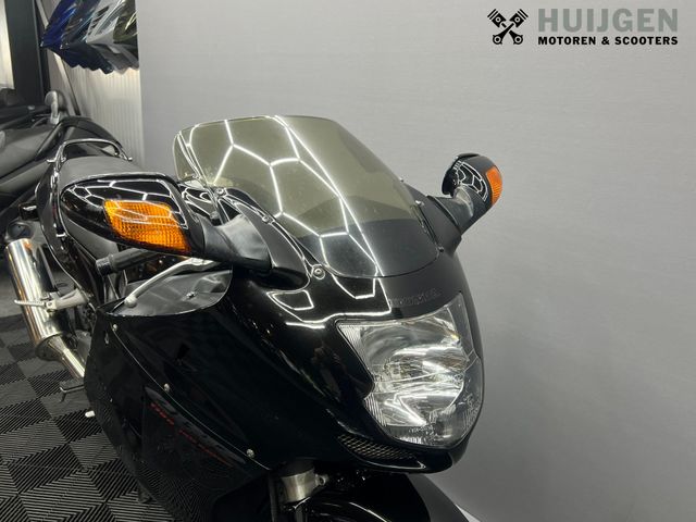 honda - cbr-1100--xx-super-blackbird