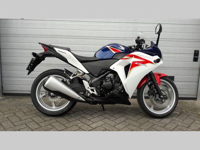 honda - cbr-250-r