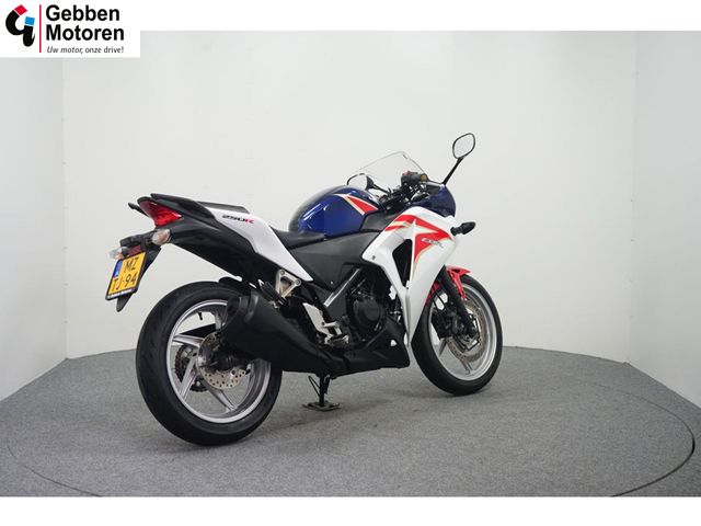 honda - cbr-250-r
