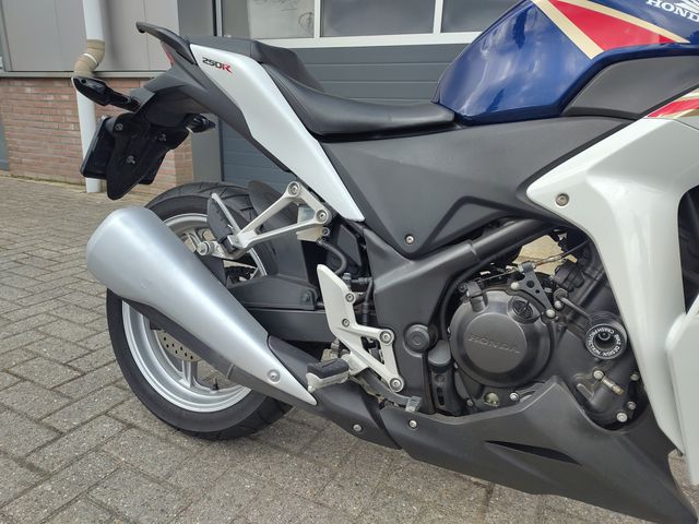 honda - cbr-250-r-c-abs