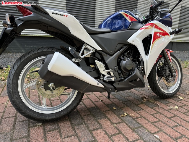 honda - cbr-250-r-c-abs