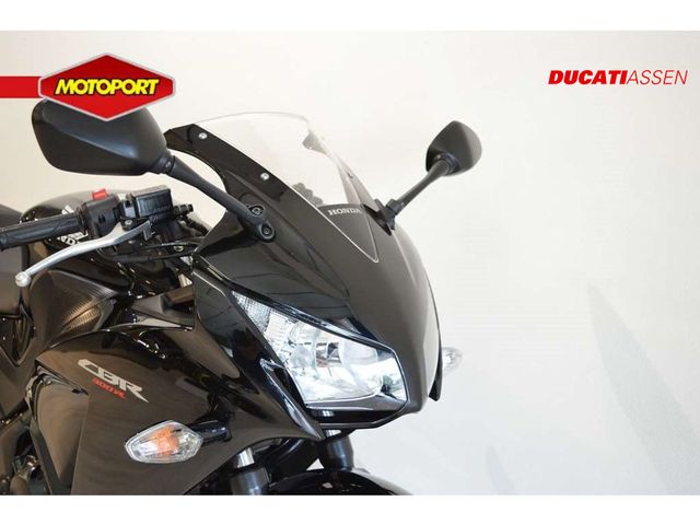 honda - cbr-300-r