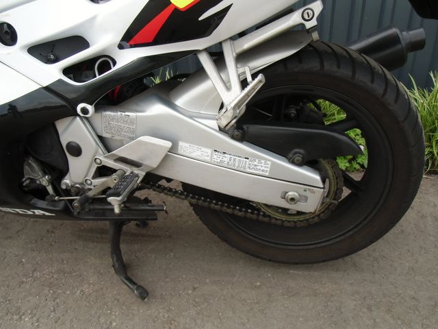 honda - cbr-600-f