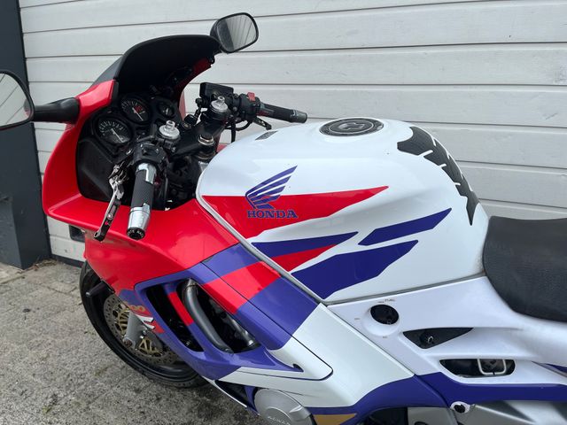 honda - cbr-600-f