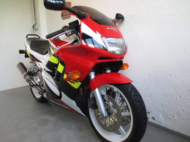 honda - cbr-600-f