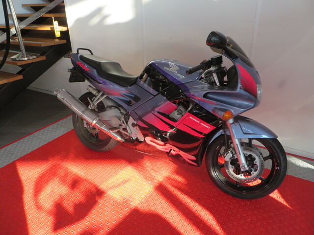 honda - cbr-600-f