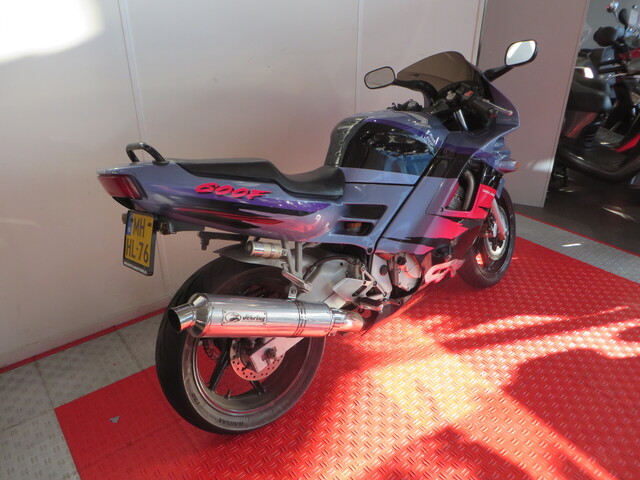 honda - cbr-600-f