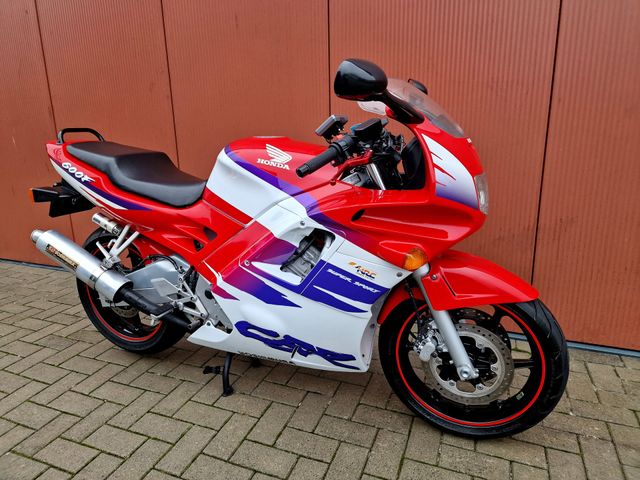 honda - cbr-600-f