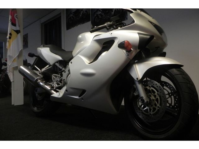 honda - cbr-600-f