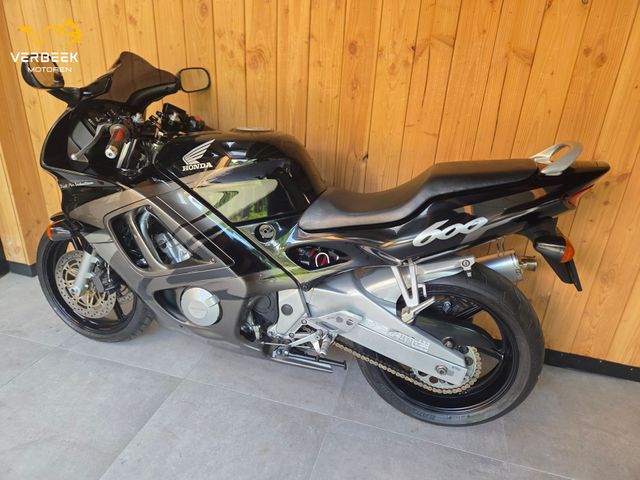 honda - cbr-600-f
