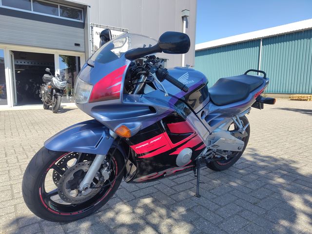 honda - cbr-600-f
