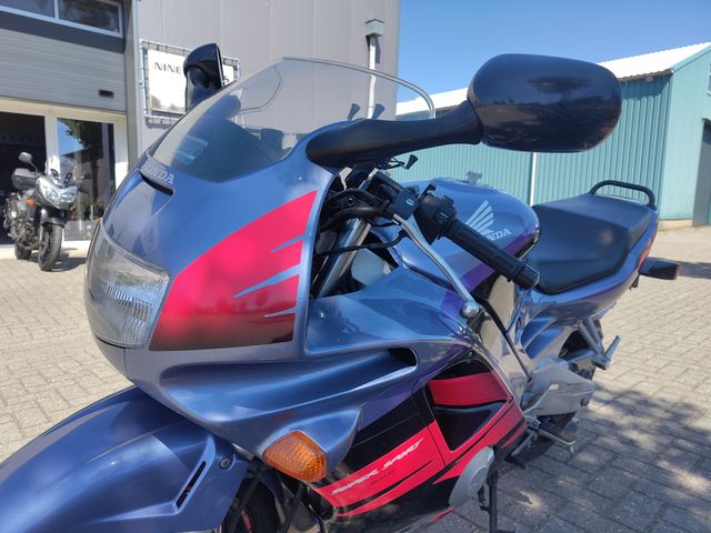honda - cbr-600-f