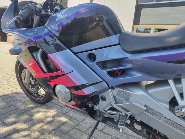 honda - cbr-600-f