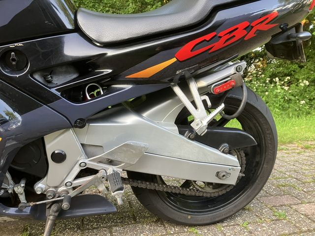 honda - cbr-600-f