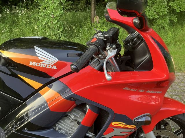 honda - cbr-600-f