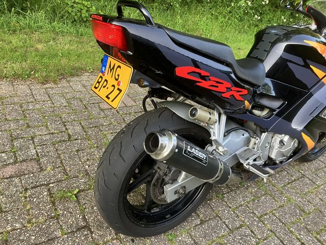 honda - cbr-600-f