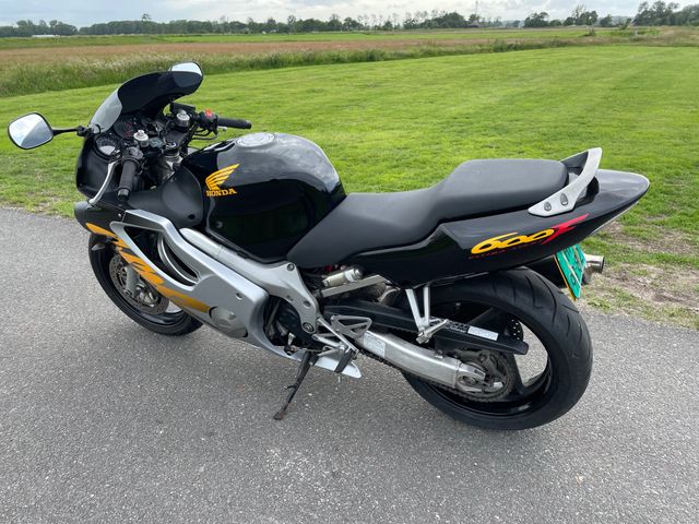 honda - cbr-600-f