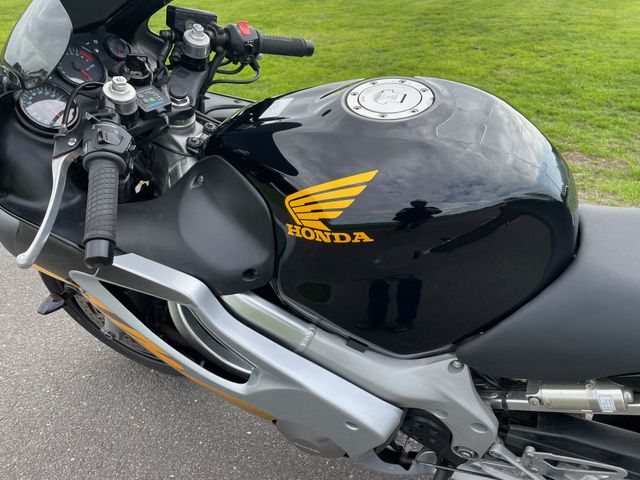 honda - cbr-600-f