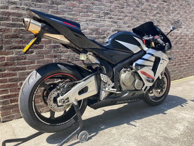 honda - cbr-600-rr