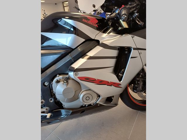 honda - cbr-600-rr