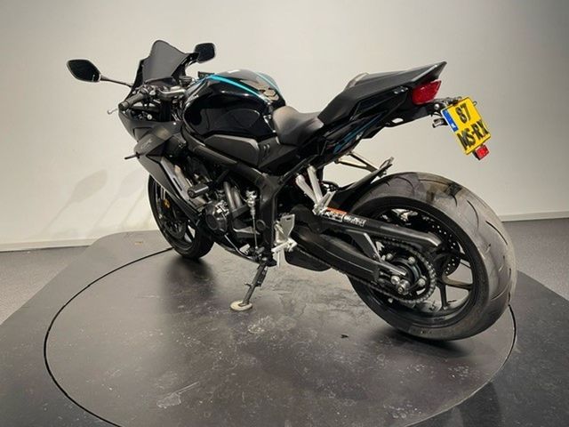 honda - cbr-650-r