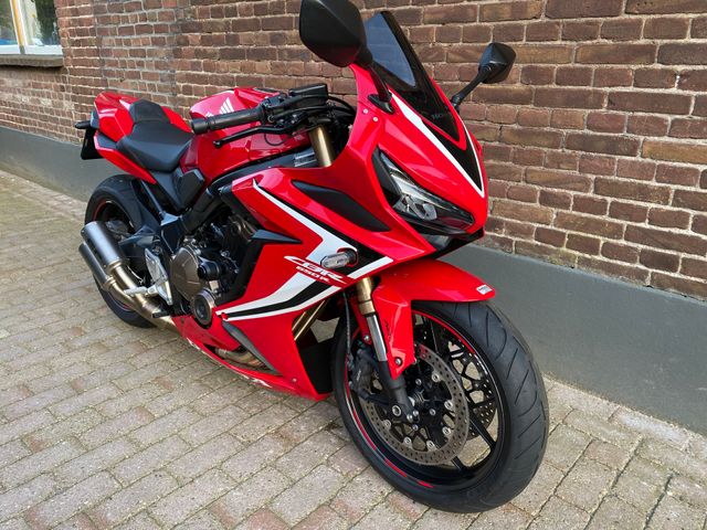 honda - cbr-650-r