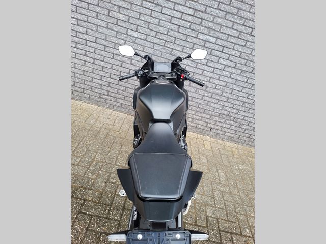 honda - cbr-650-r