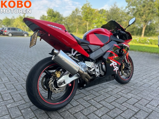 honda - cbr-900-rr-fireblade