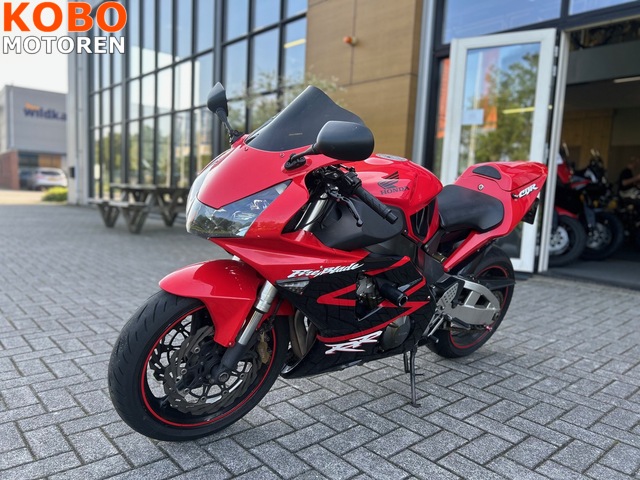 honda - cbr-900-rr-fireblade