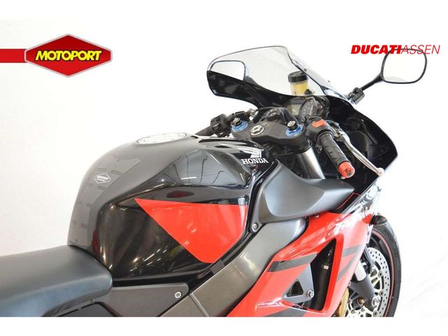 honda - cbr-900-rr-fireblade