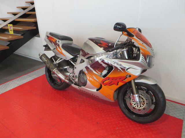 honda - cbr-900-rr-fireblade