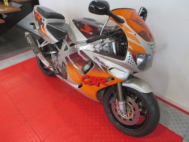 honda - cbr-900-rr-fireblade