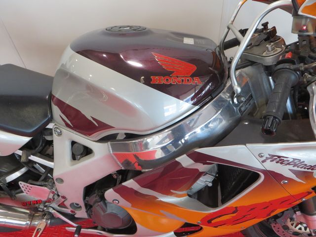 honda - cbr-900-rr-fireblade