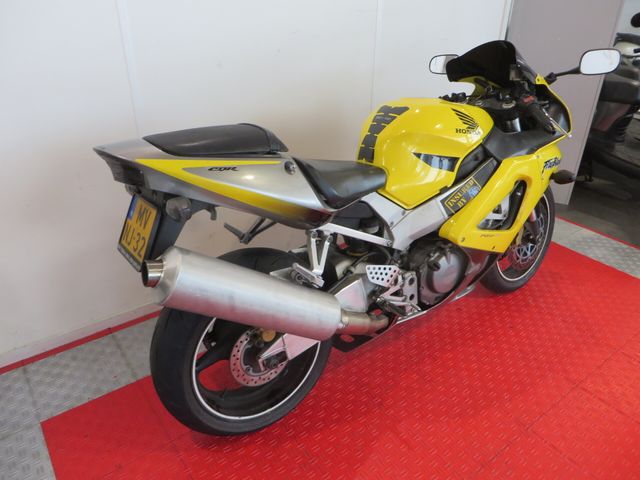 honda - cbr-900-rr-fireblade