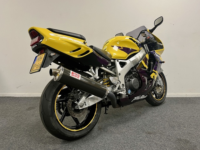 honda - cbr-900-rr-fireblade