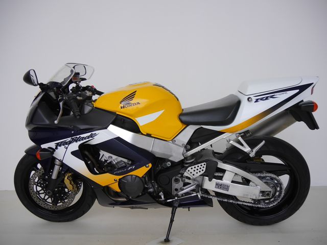 honda - cbr-900-rr-fireblade