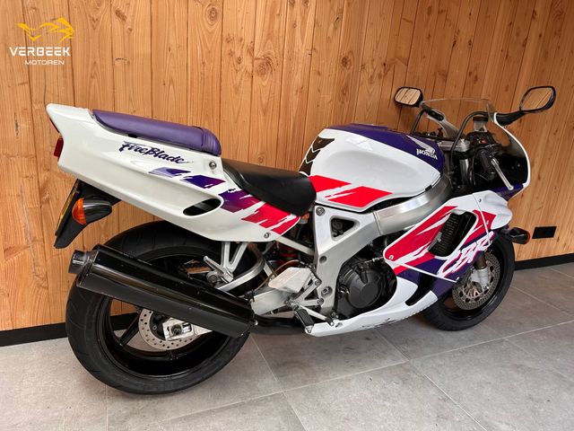 honda - cbr-900-rr-fireblade