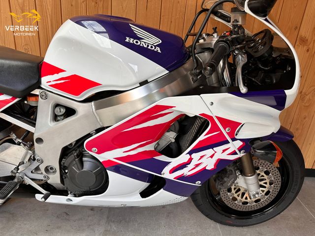 honda - cbr-900-rr-fireblade