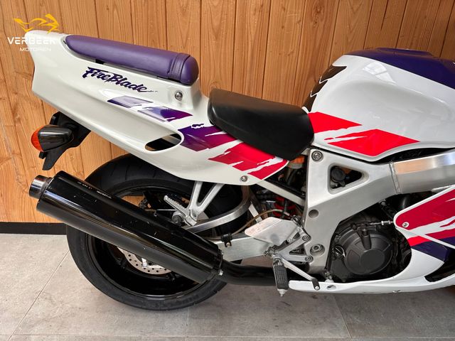 honda - cbr-900-rr-fireblade