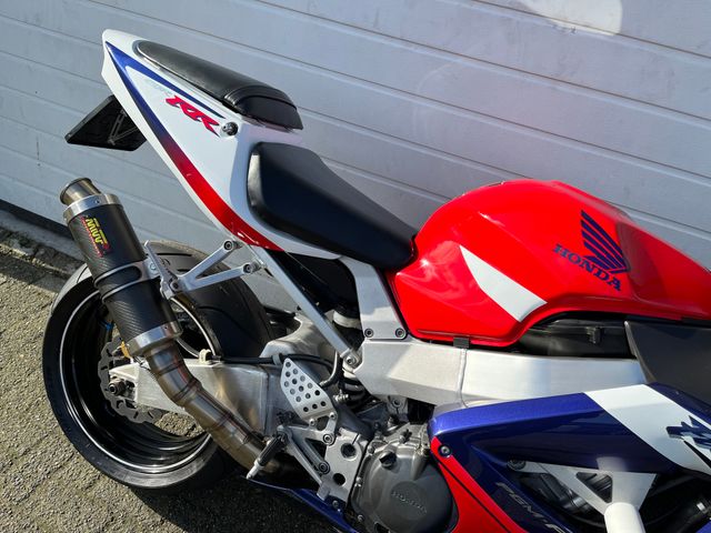 honda - cbr-900-rr-fireblade