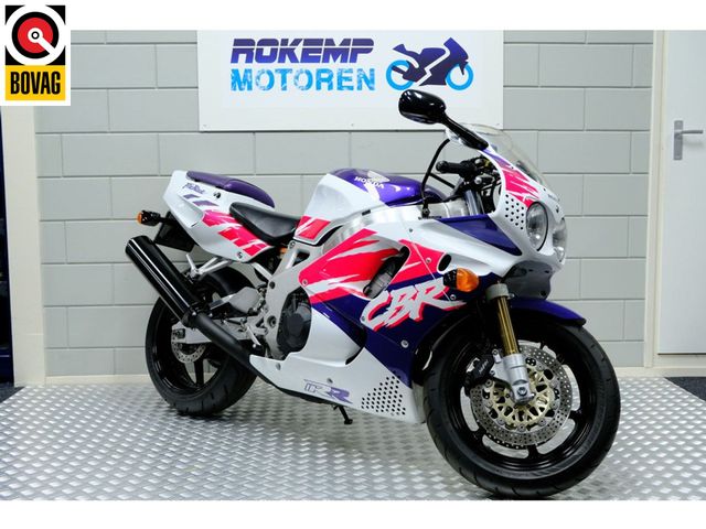 honda - cbr-900-rr-fireblade