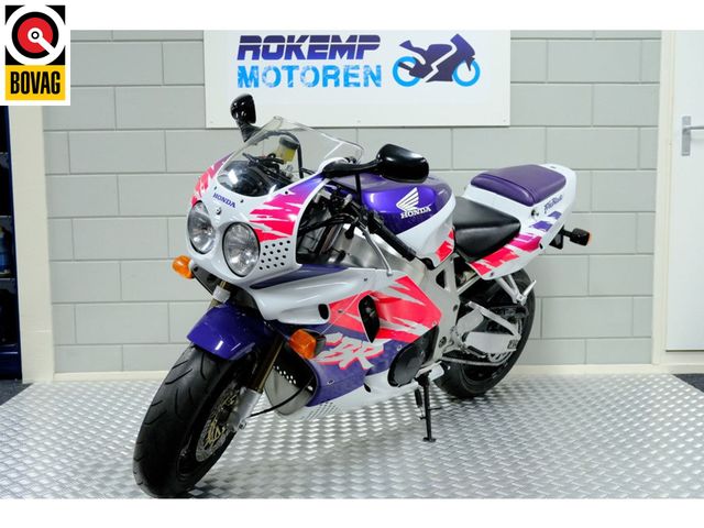 honda - cbr-900-rr-fireblade